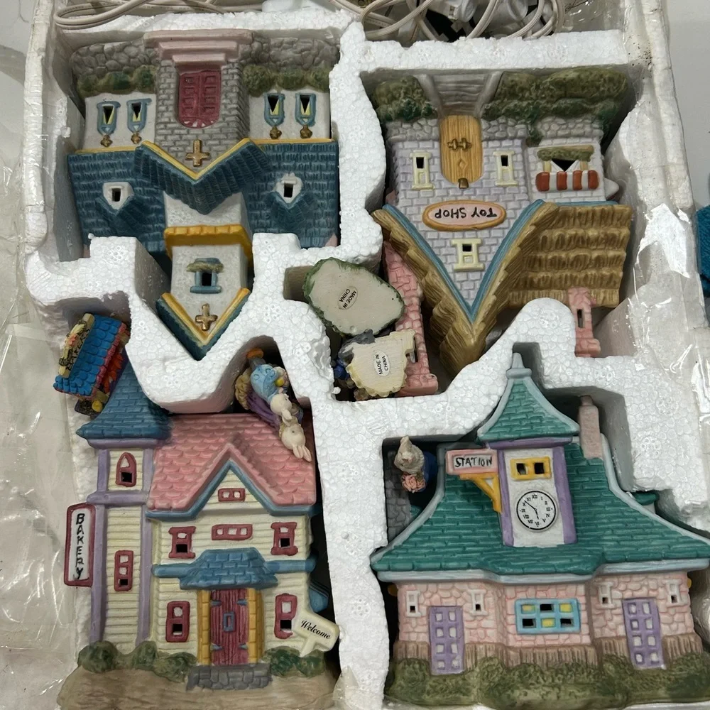 Vintage Light Up 10 Piece Easter Bunny Village Houses Ceramic Holiday Decor